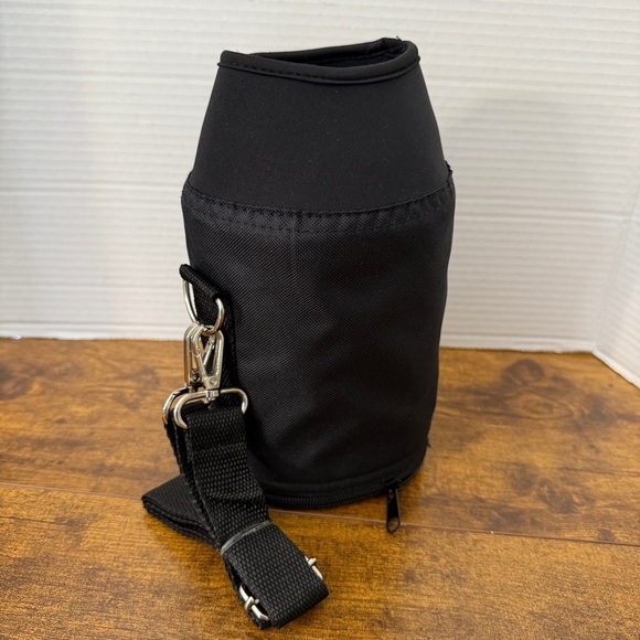 Other - 10”x 5” Water Bottle Carrying Case Black Zip Bottom DetachableStrap Drink Handle